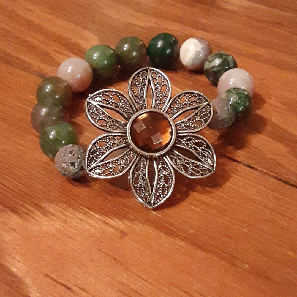 Handcrafted stretch bracelet